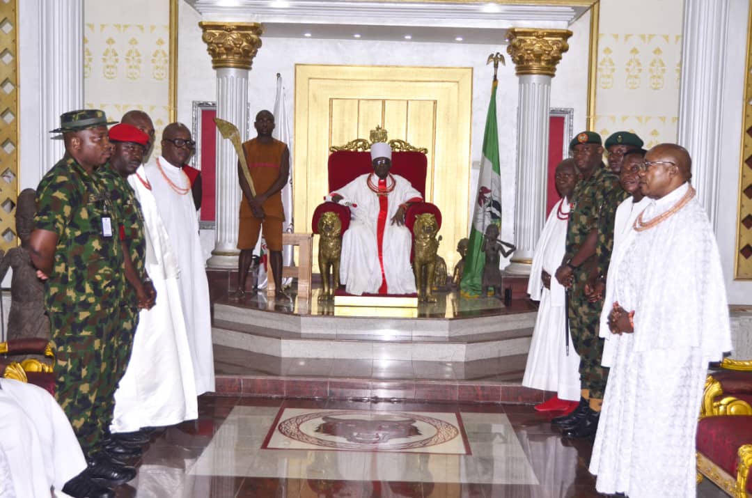 Oba Ewuare II pledges palace support for Nigerian Army operations in Edo