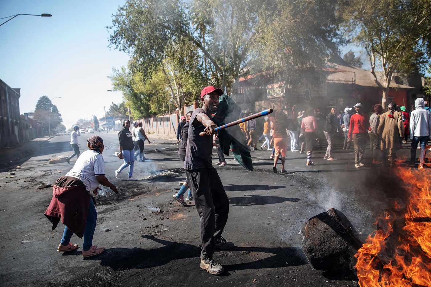 Wave of xenophobic violence sweeps through South Africa (Video)