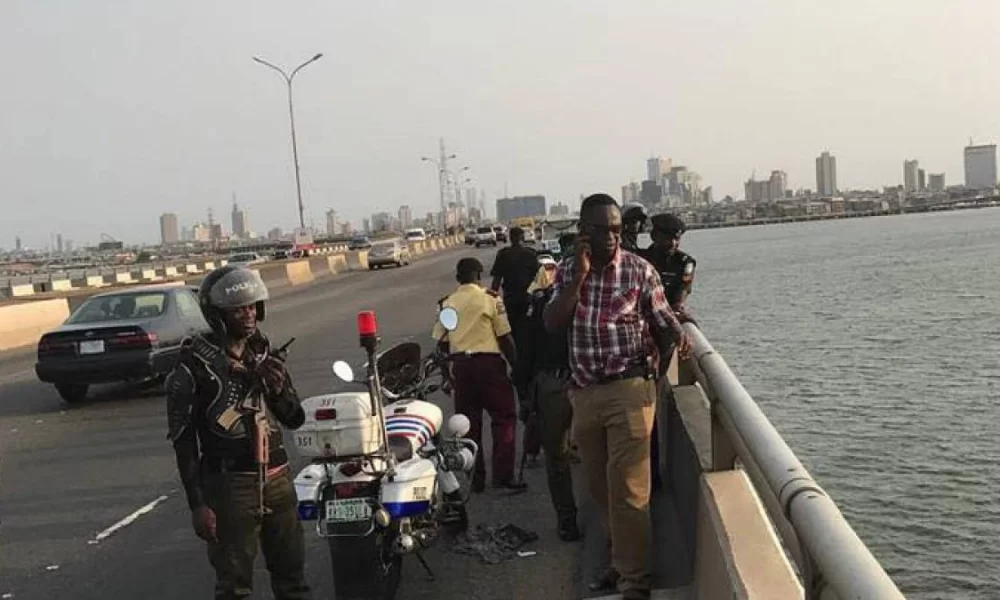 Unidentified man rescued after attempted jump into Lagos Lagoon