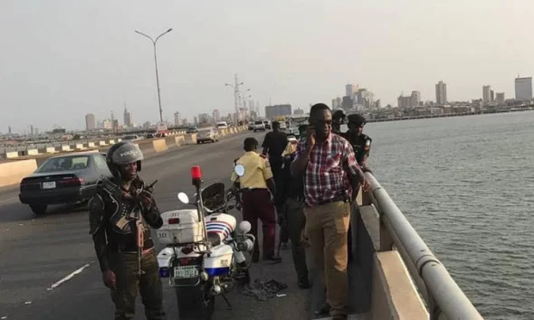 Unidentified man rescued after attempted jump into Lagos Lagoon