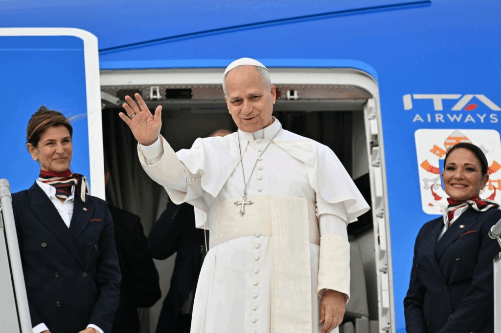 Pope Leo XIV arrives in Cameroon on peace mission amid separatist conflict