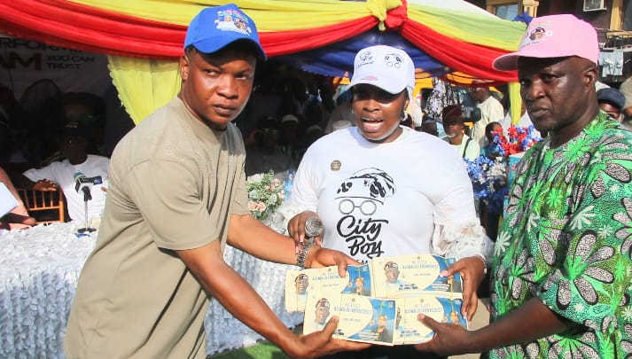 Olumegbon Doles Out Food Items, Cash Gifts Empowerment to Constituent