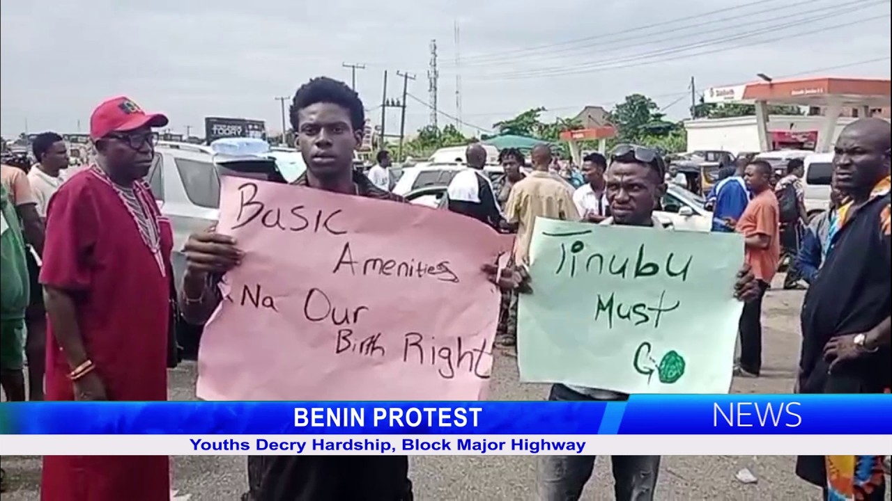 Protesters block major roads in Benin City over the rising cost of living