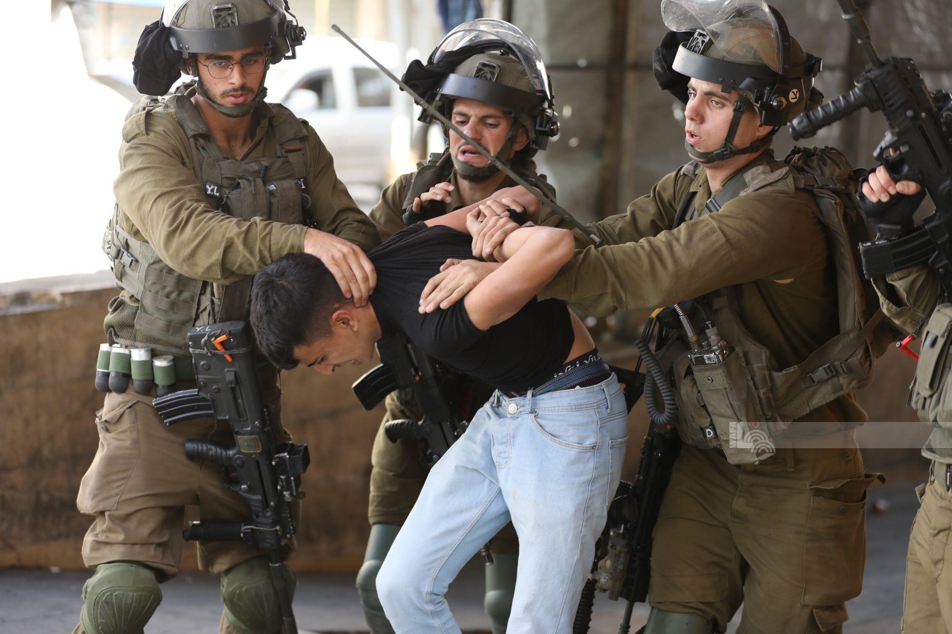 Israeli Forces arrest over eight Palestinians found in secret truck compartment