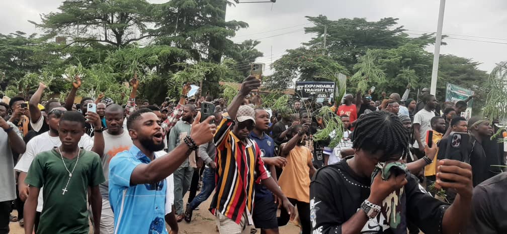 Benue youths disrupt APC primaries, block highway in protest over insecurity