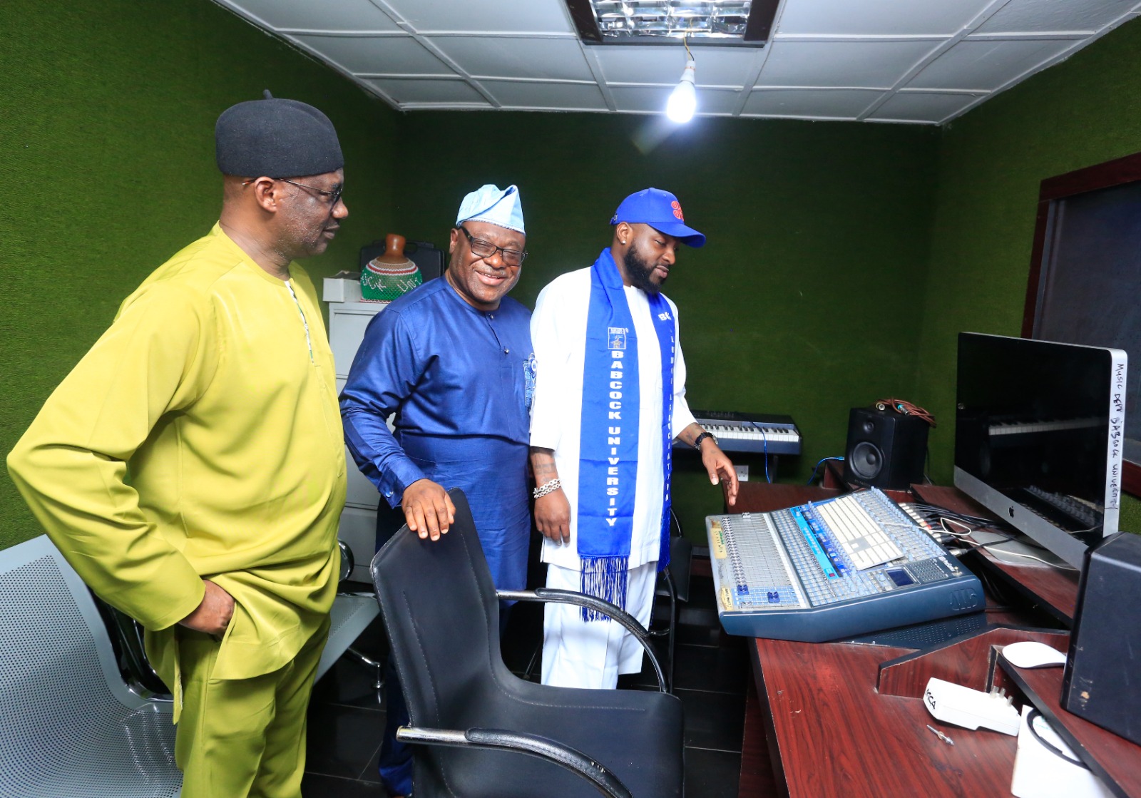 Davido visits alma mater, pledges support for varsity’s music department