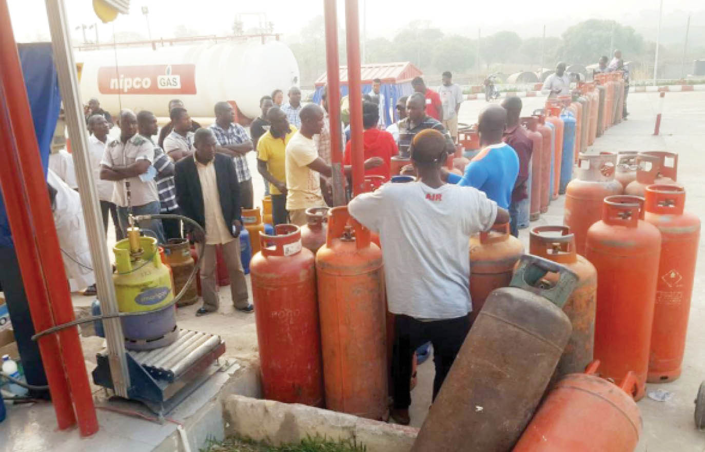 Nigerians groan as cooking gas prices rise again