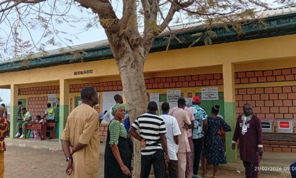 Confusion at Ebonyi APC primaries as officer skips delegate count from 85 to 201 (Video)