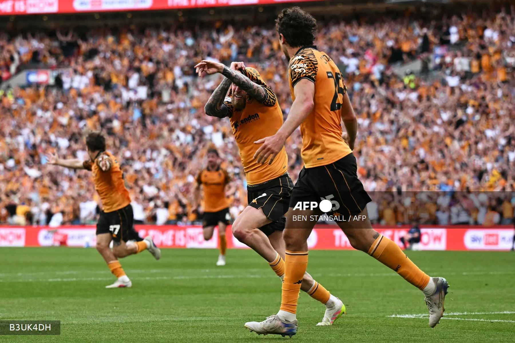 Last-gasp goal sends Hull City back to premier league after dramatic play-off final win