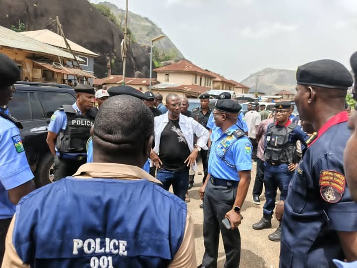 APC primary turns violent in Ondo Central, Senator escapes assassination attempt