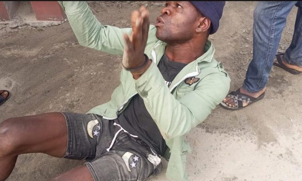 Outrage as angry mob brutalizes two suspected thieves in Asaba