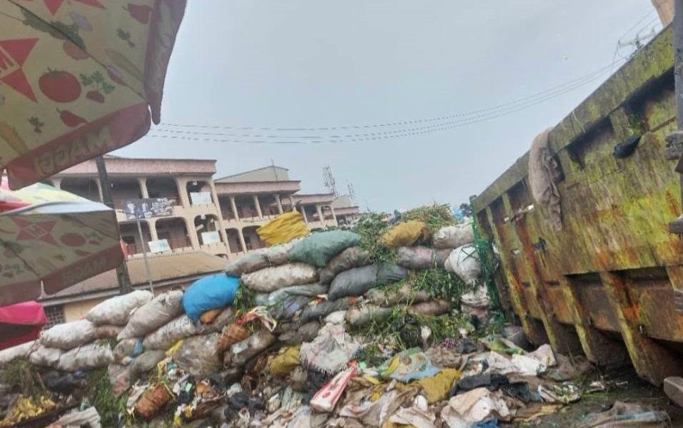 Health concerns mount as refuse overruns Oyingbo Market 