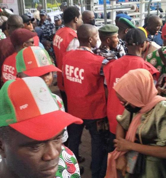 Mild drama at Ekiti polling unit as electorates send EFCC team away
