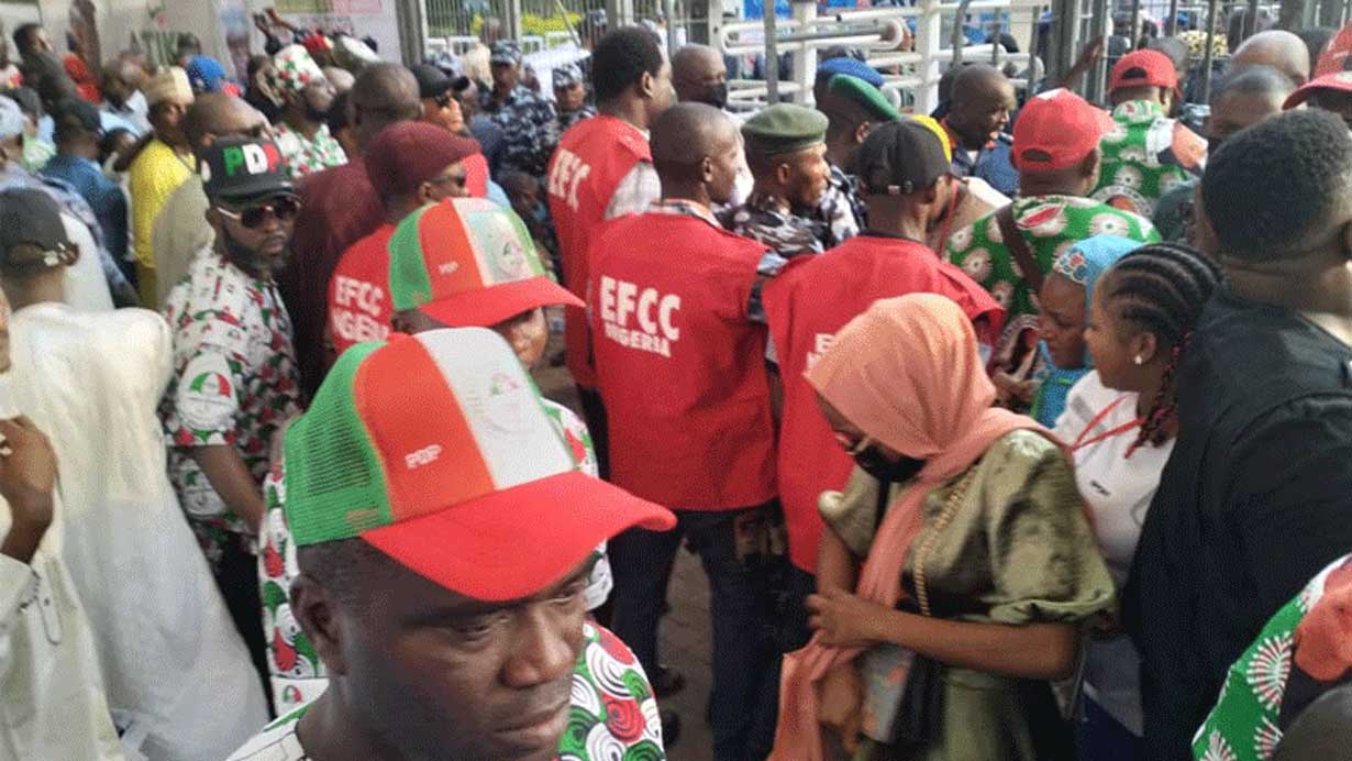 Mild drama at Ekiti polling unit as electorates send EFCC team away
