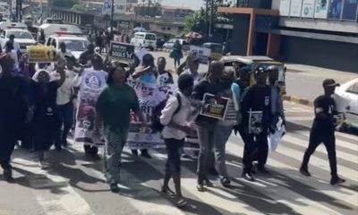 Tears, anger as Ibadan protesters demand freedom for abducted Oriire pupils, teachers (Video)
