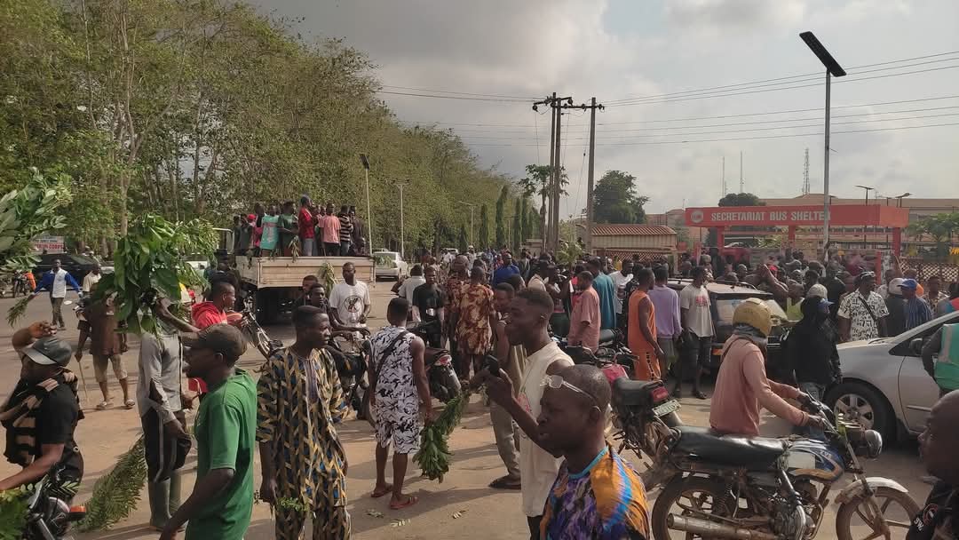 Jubilation as abducted pregnant woman, children regain freedom after Igboho’s ultimatum