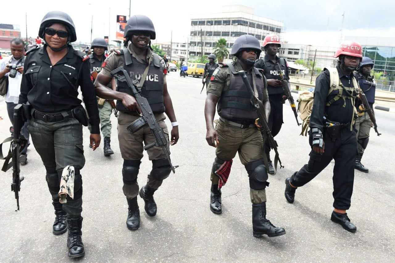 Residents, security operatives nab suspected bandits in Ibeju-Lekki