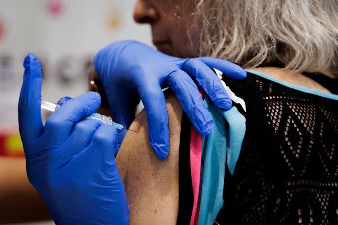 Scientists challenge study linking COVID vaccines to improved heart health