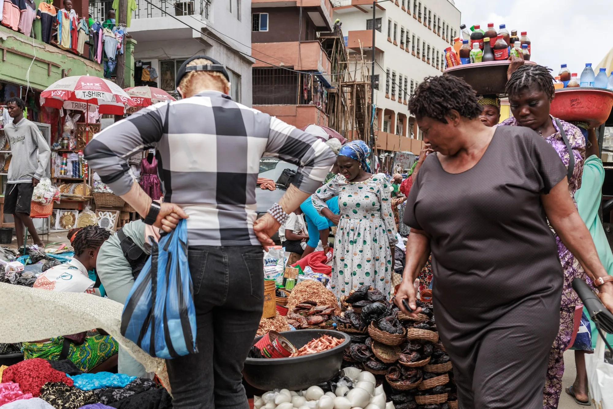 Nigeria's inflation declines again, but household expenses remain stubbornly high