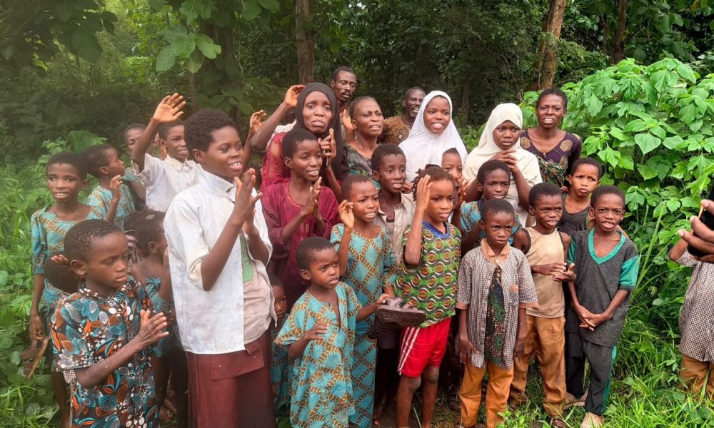 Nigerians react, as Sunday Dare donates ₦1.25m to rescued Oyo schoolchildren