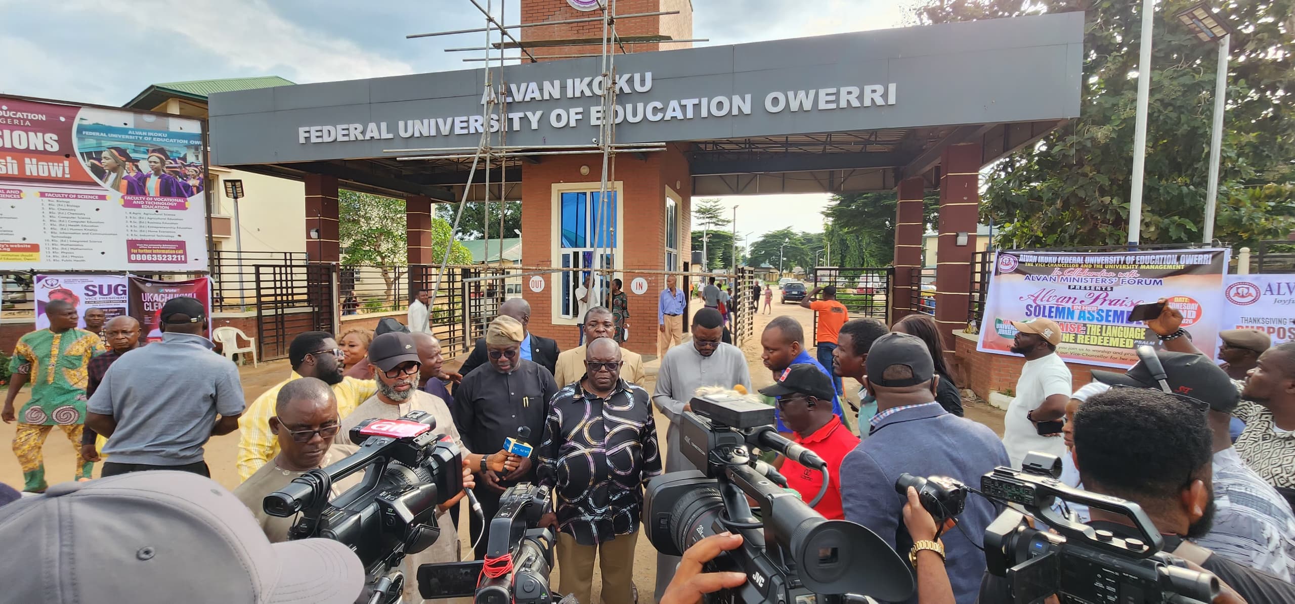 Presidential media team inspects federal projects in Imo, hails renewed hope infrastructure drive