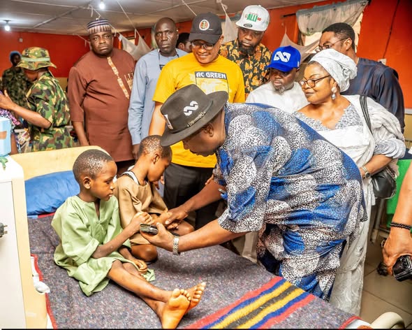 Oyo APC governorship candidate Alli visits rescued Oriire abduction victims