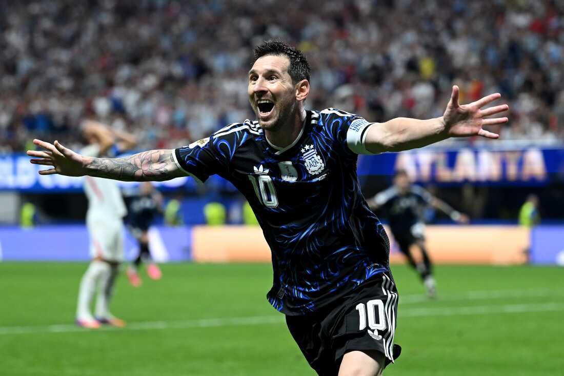Messi magic sinks England, sends Argentina into World Cup final
