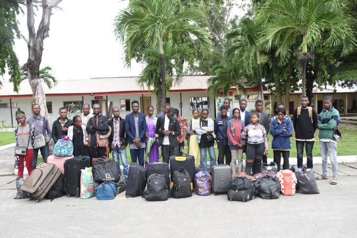 Army raids suspected hideout in Lagos, arrests 24 foreign nationals