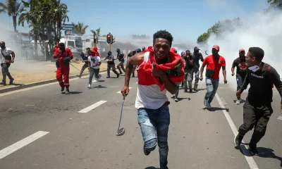 Counter-protest erupts as white South Africans confront anti-immigrant demonstrators