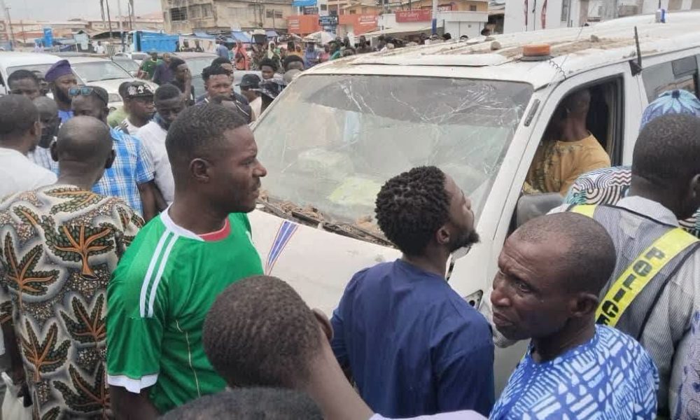 Traders escape disaster as commercial bus crashes into market