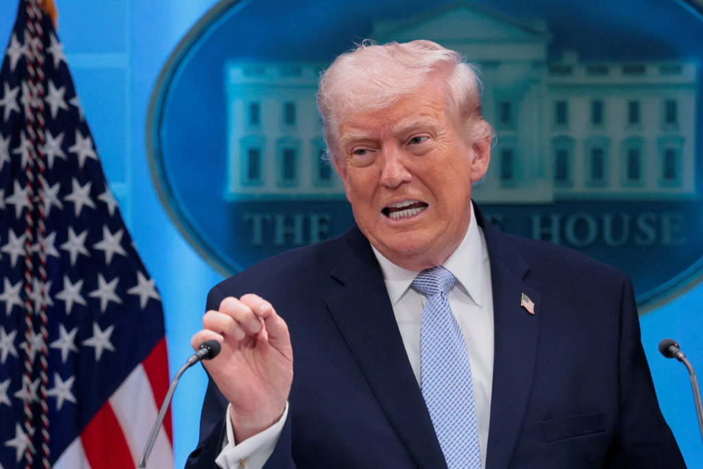 Trump Vows to Punish Any Nation That Throws Iran a Lifeline