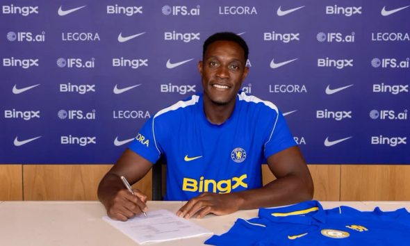 Chelsea complete signing of veteran striker Danny Welbeck from Brighton