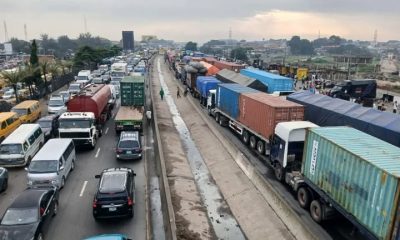 Overturned trailer causes severe gridlock on Lagos-Ibadan Expressway, motorists turn to bush paths