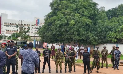 Soldiers block ex-servicemen’s pension protest at Defence Ministry