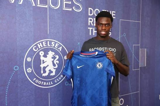 Chelsea Hand first professional contract to academy striker Jashayde Greenwood