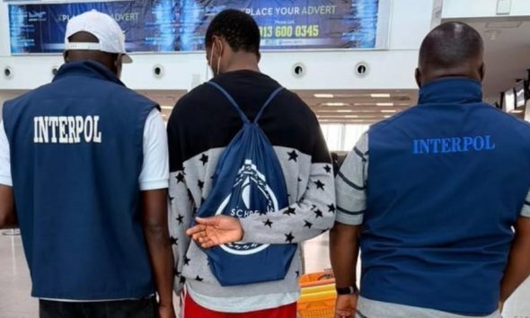 Romance scam: South Africa hands six Nigerians over to US authorities