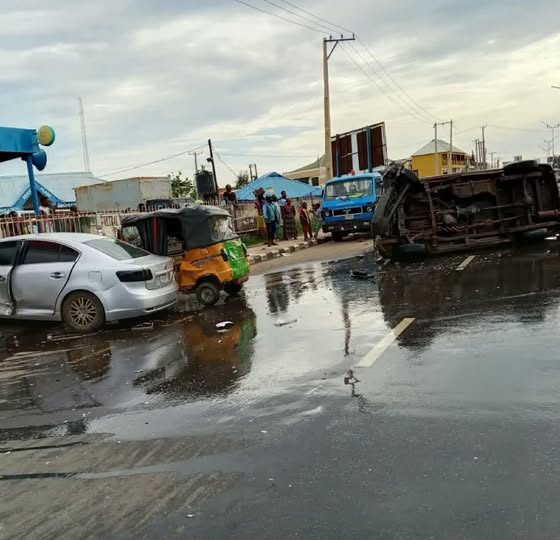 Gas truck collision shuts down major Ilorin Road, motorists warned