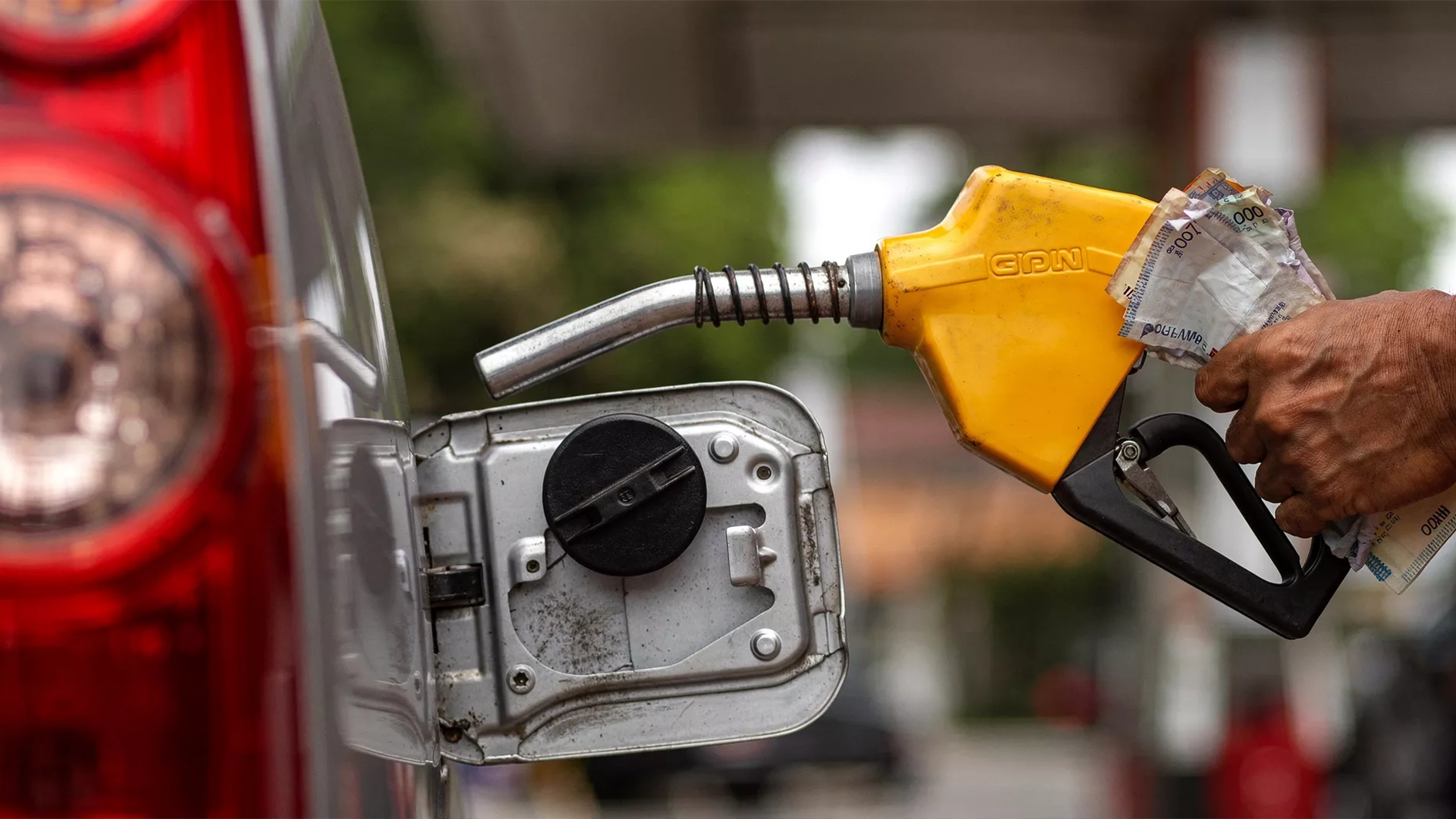 Rising crude prices threaten fresh petrol price hike in Nigeria