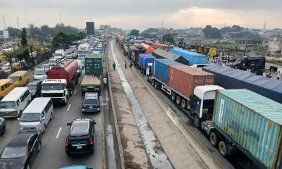 Lagos-Ibadan expressway remains blocked as gridlock sparks robbery fears