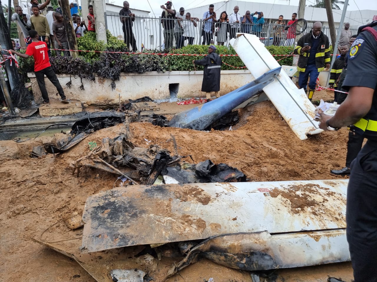 Many feared dead as Nigerian Air Force aircraft crashes in Ondo