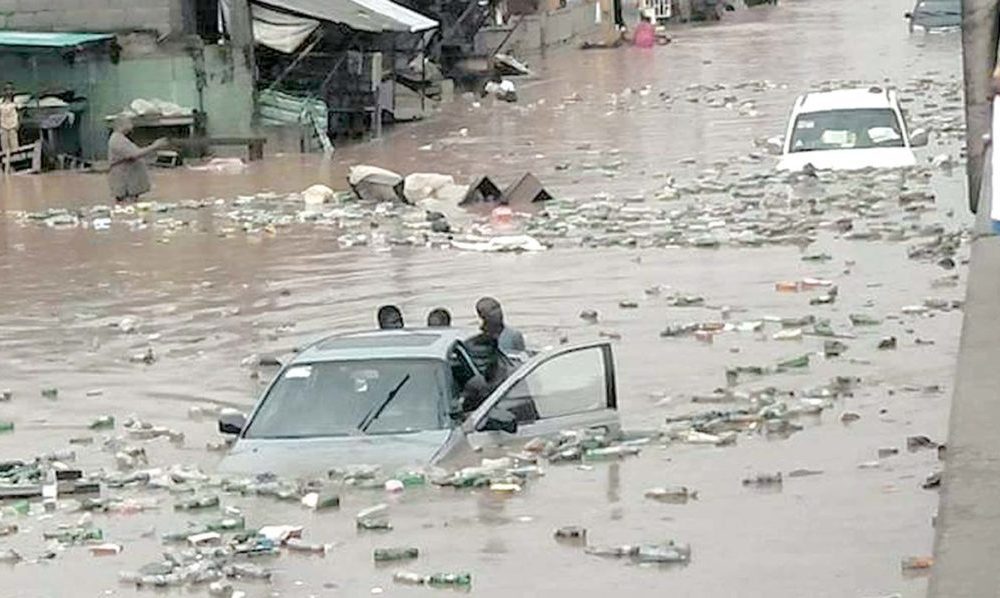 Flood submerges Isheri-Oshun road, leaves Lagos residents stranded